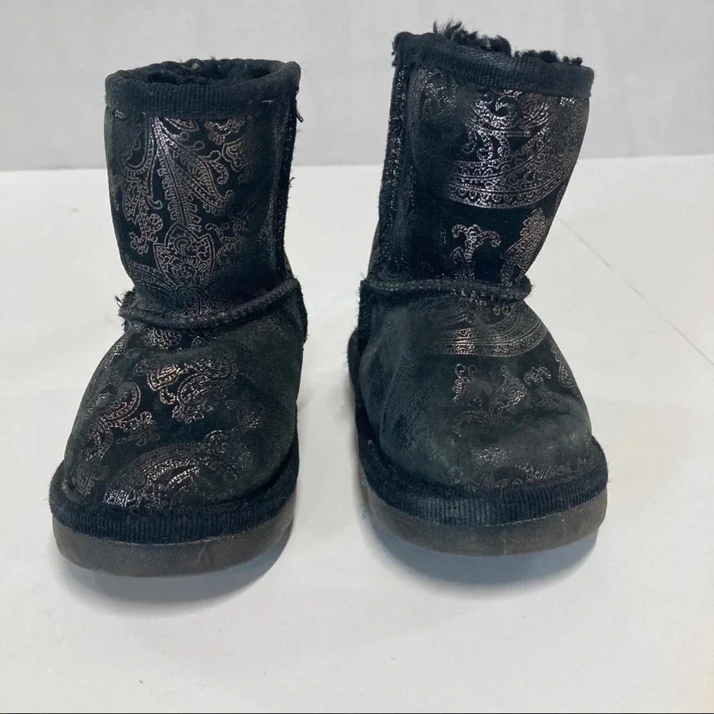 UGG Black and Gold Paisley 24 months boots fur lined